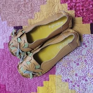 Socofy floral shoes